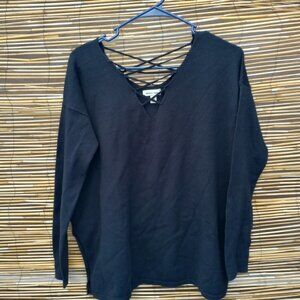 Silence + Noise Black Top V-Neck Stretchy - XS
